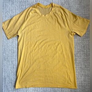 Men’s Lululemon short sleeve. Size medium